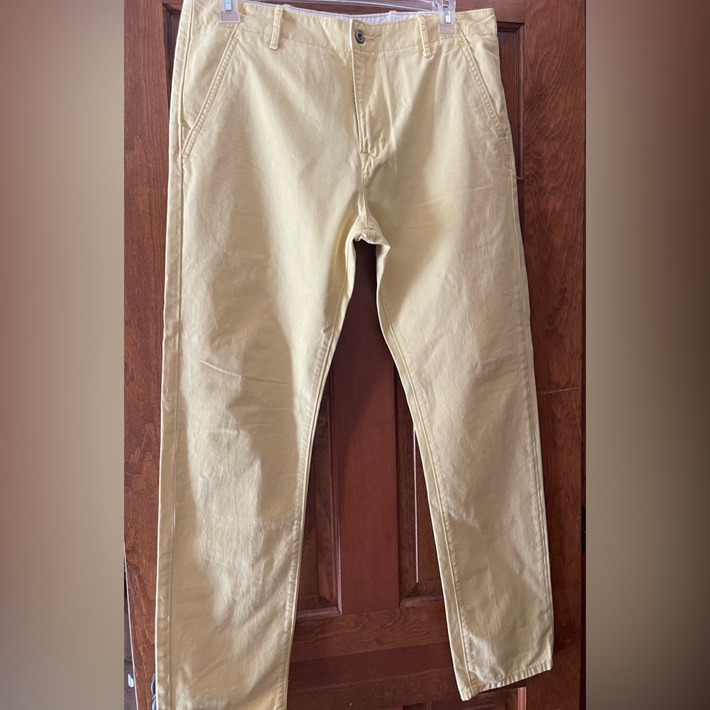 Levi's Men's Yellow Pants